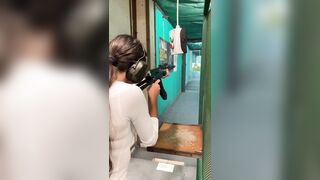 SaraWolf - First time shooting a kalashnikov