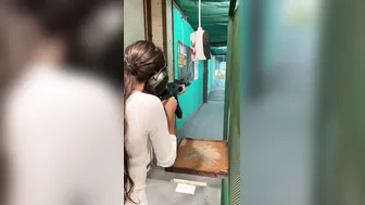 SaraWolf - First time shooting a kalashnikov